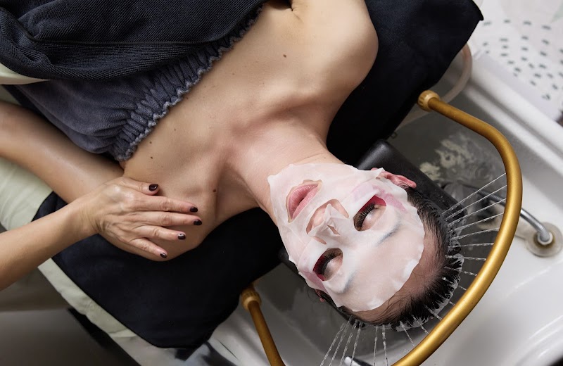 Revino Head Spa reception area